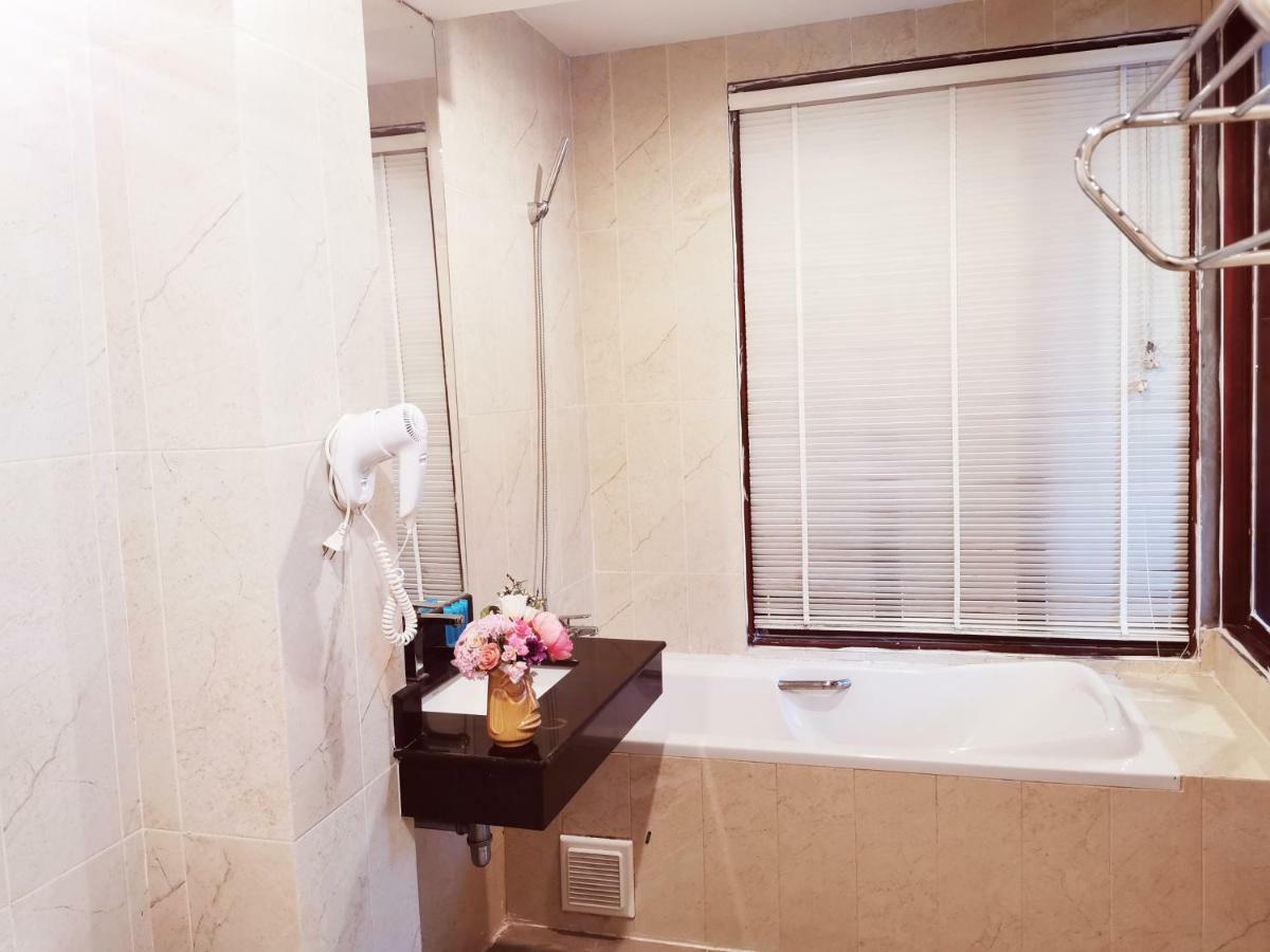 Paksaa Boutique Hotel Patong Eksteriør billede