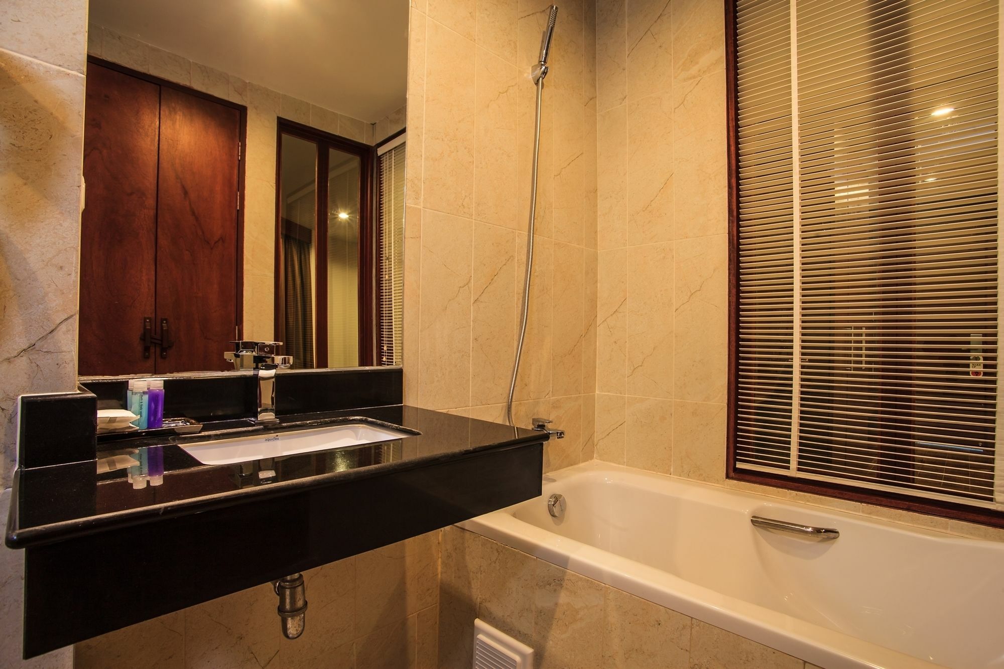 Paksaa Boutique Hotel Patong Eksteriør billede